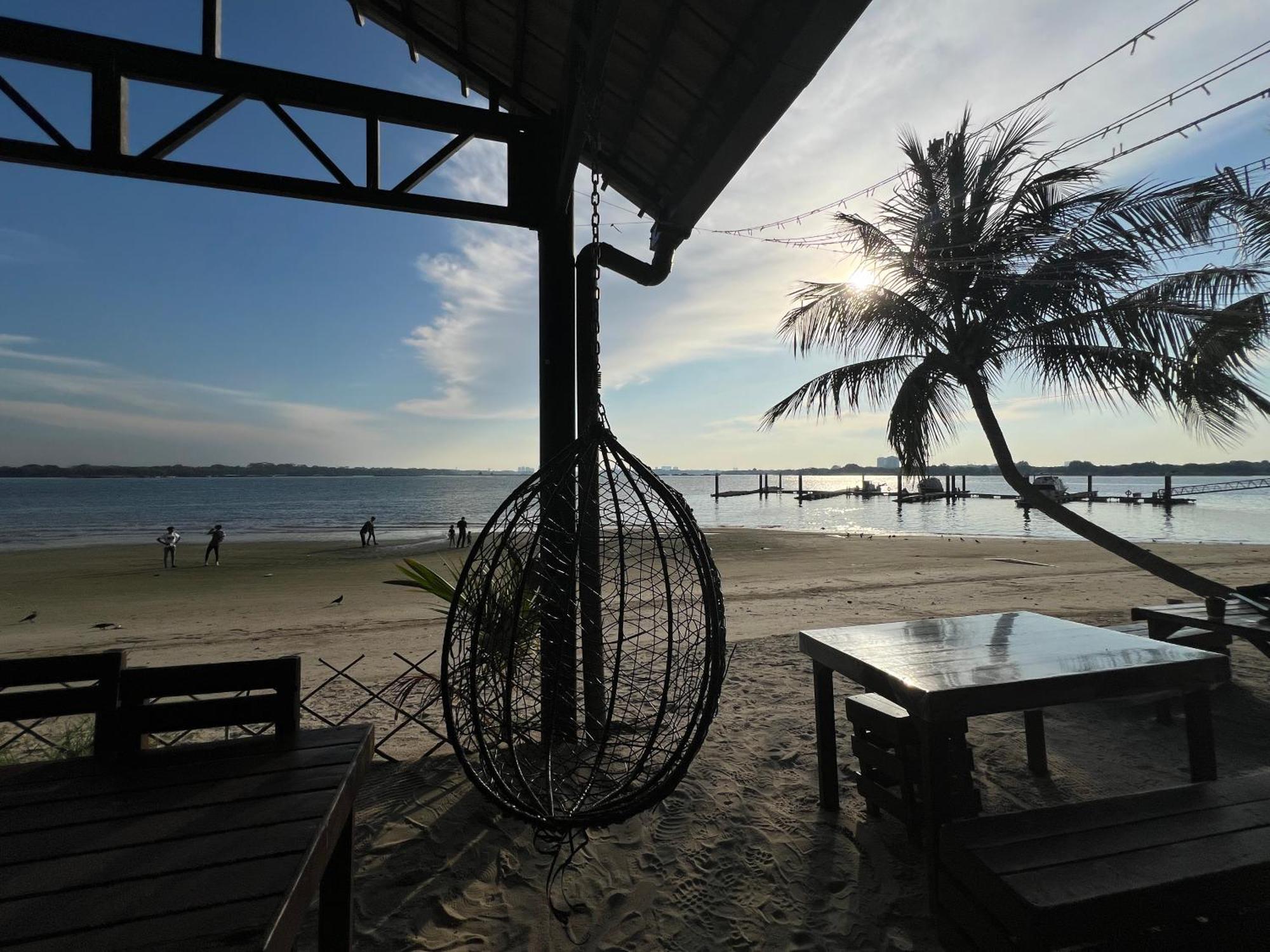Dangabay 2r2b Seaview 4pax - By Wehome Johor Bahru