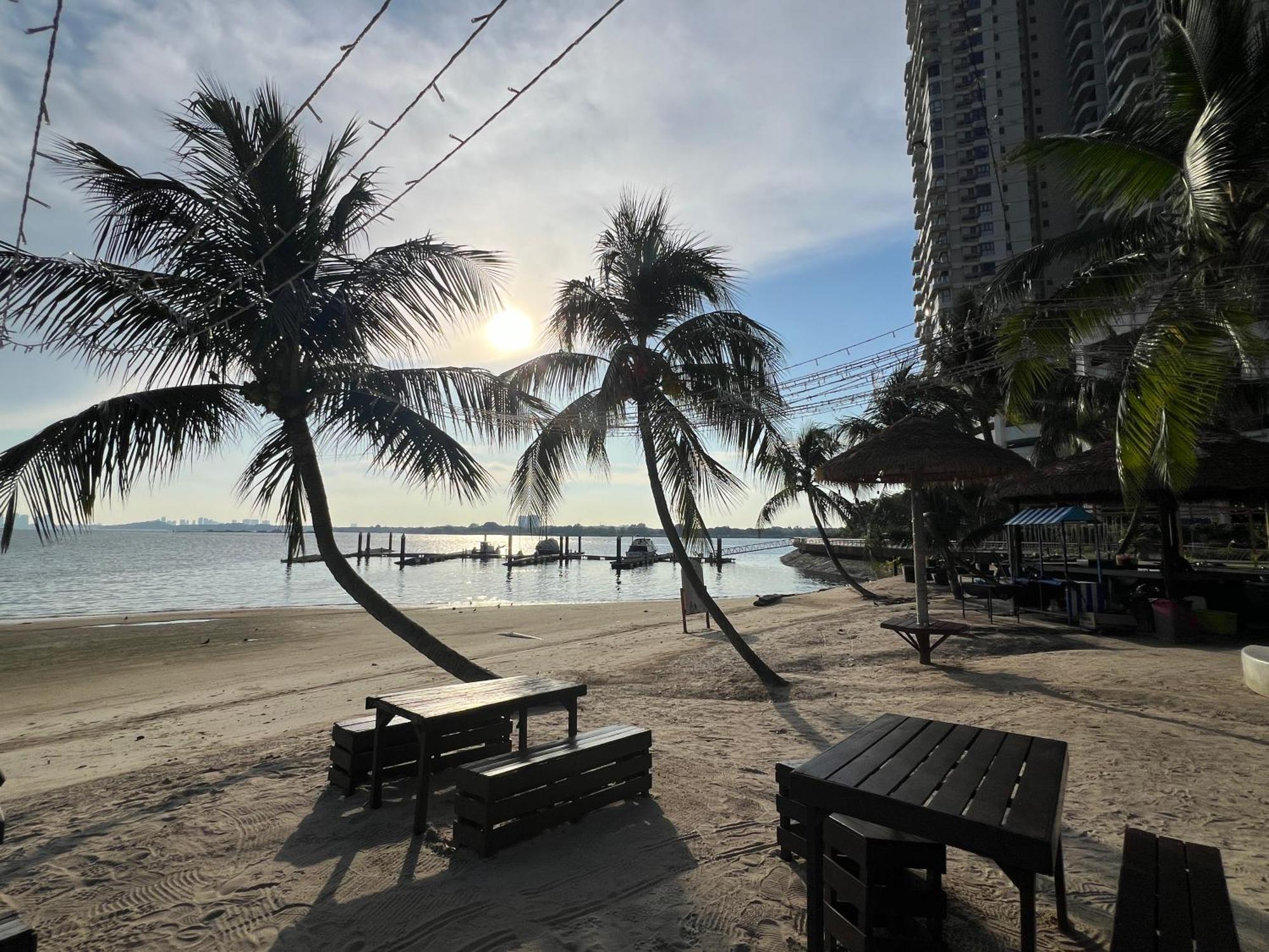 Pangsapuri Dangabay 2r2b Seaview 4pax - By Wehome Johor Bahru